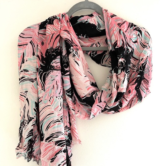 kate spade Accessories - NWOT Kate spade regal plumes feather printed scarf